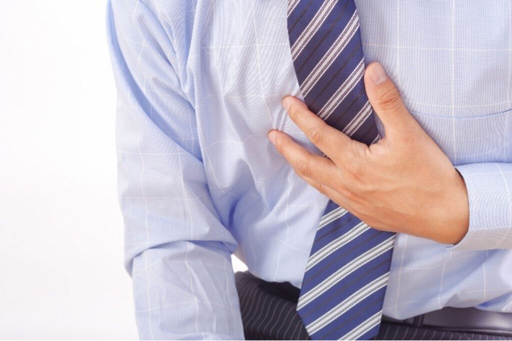 動悸はストレスだけが要因ではない？原因や症状、対処法を解説