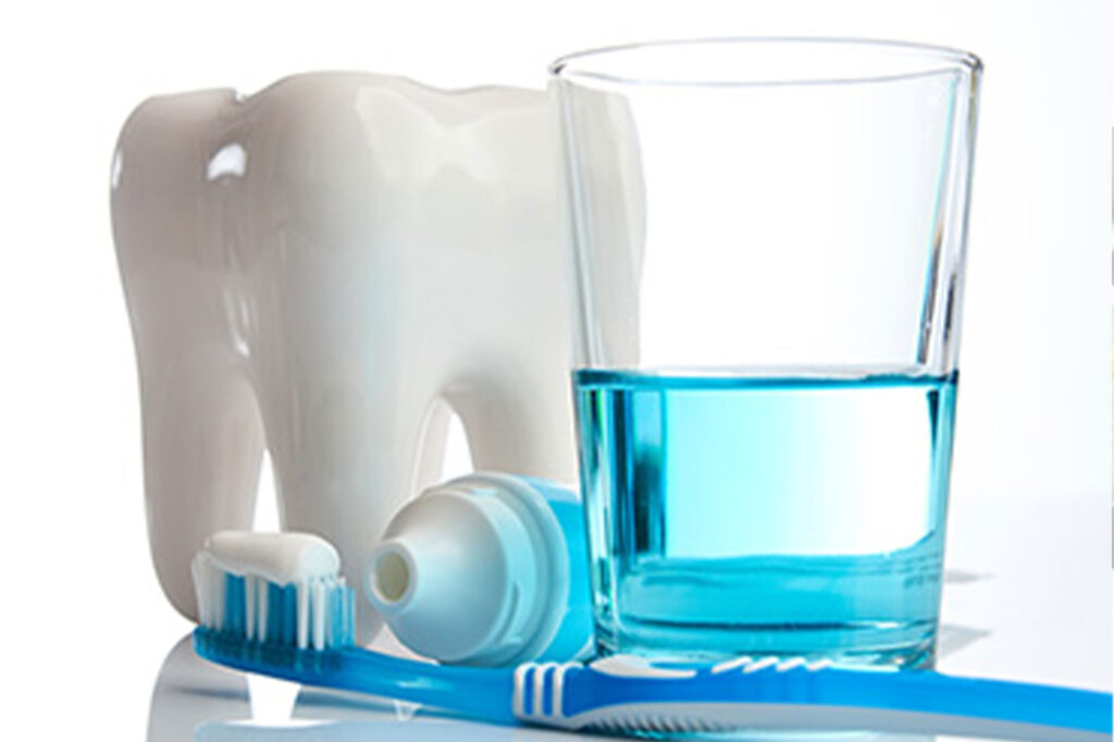 口腔内の細菌を除去する次亜塩素酸水
高い殺菌力と安全性。歯科治療での活用法