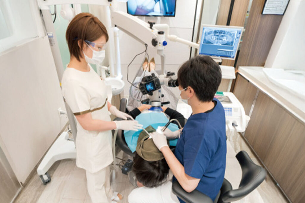 歯の長期的な健康のために -歯の神経を残すことの重要性-
神経を抜くと歯は“枯れ木”に