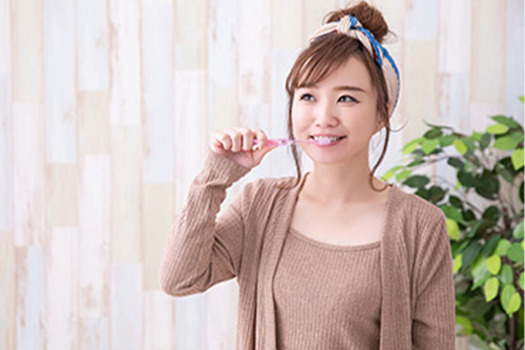 歯周病予防の第一は歯垢を落とすブラッシングから(前編)
歯周病の原因は歯垢。ブラッシングの重要性